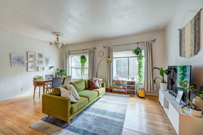 Building Photo - 2213 S Braeswood Blvd