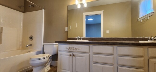 Building Photo - 1035 Rd Runner St