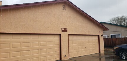 Building Photo - 19350oldcreekroadUNITb.IS4LEASE.COM