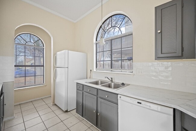 Building Photo - 4130 Hunters Sun Dr