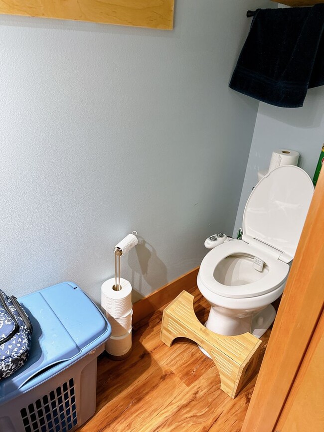 Building Photo - PRELEASING: 3 bdrm/1.5 bath house near WWU + Fairhaven