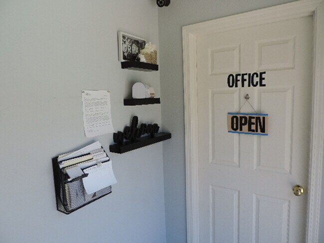 Building Photo - 5820 SW Erickson Ave