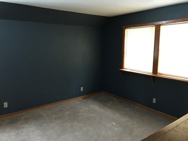 Building Photo - 4 Bedrooms, 2 Bathrooms Single Family Home in Crosslake, MN w/3 season porch