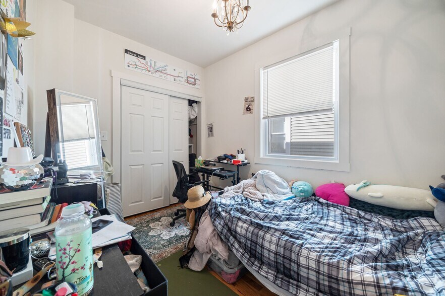 Building Photo - 1012 Garnett Pl