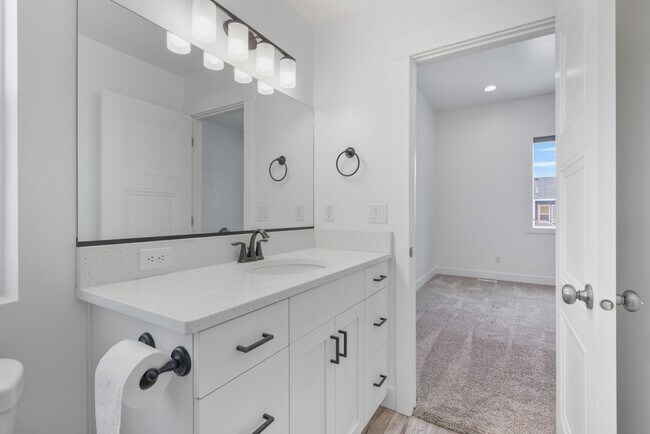 Building Photo - 3 Bed 2 Full Bath home