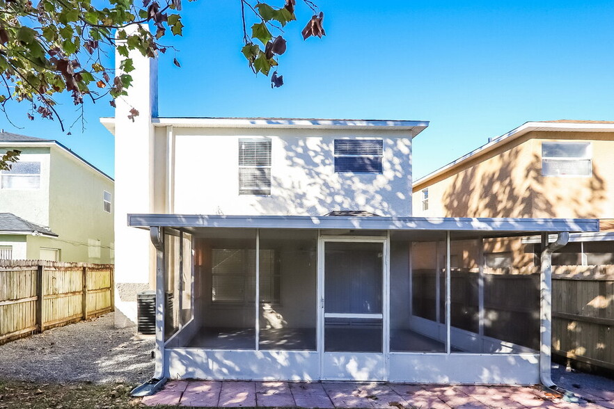 Building Photo - 741 Burlwood St