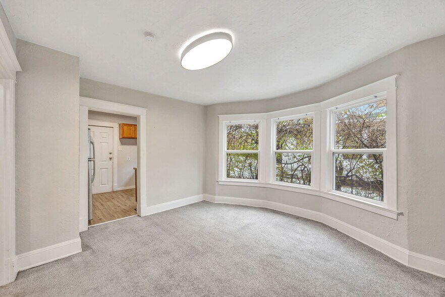 Building Photo - 2241 Hannaford Ave