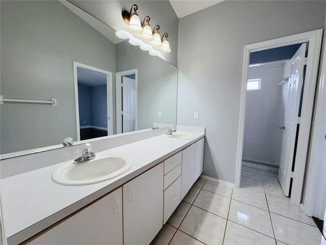 Building Photo - 1730 Bridgeview Cir