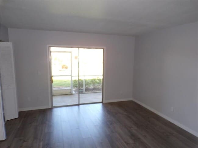 Building Photo - 106 Spring Lake Ct