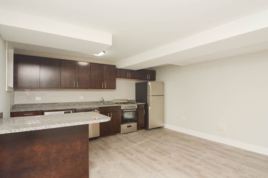 Building Photo - 459 W Belden Ave