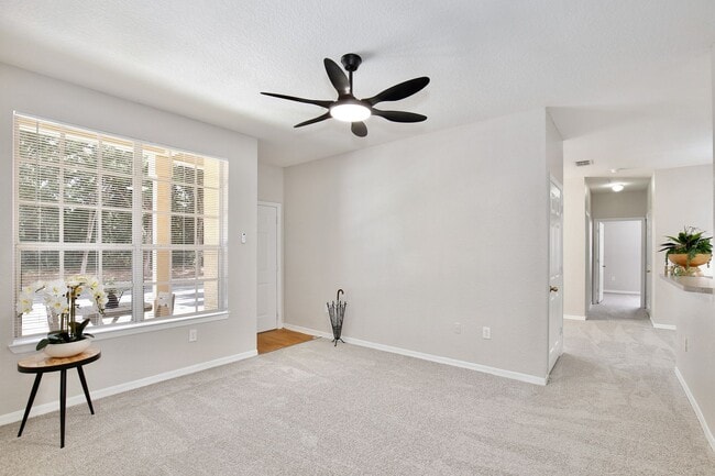 Building Photo - Crescent Place 26-100