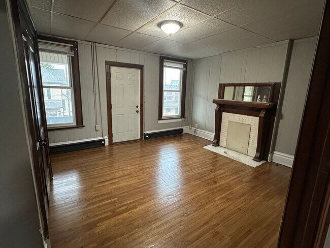 Building Photo - Indianola Ave 1574-1580 MLR