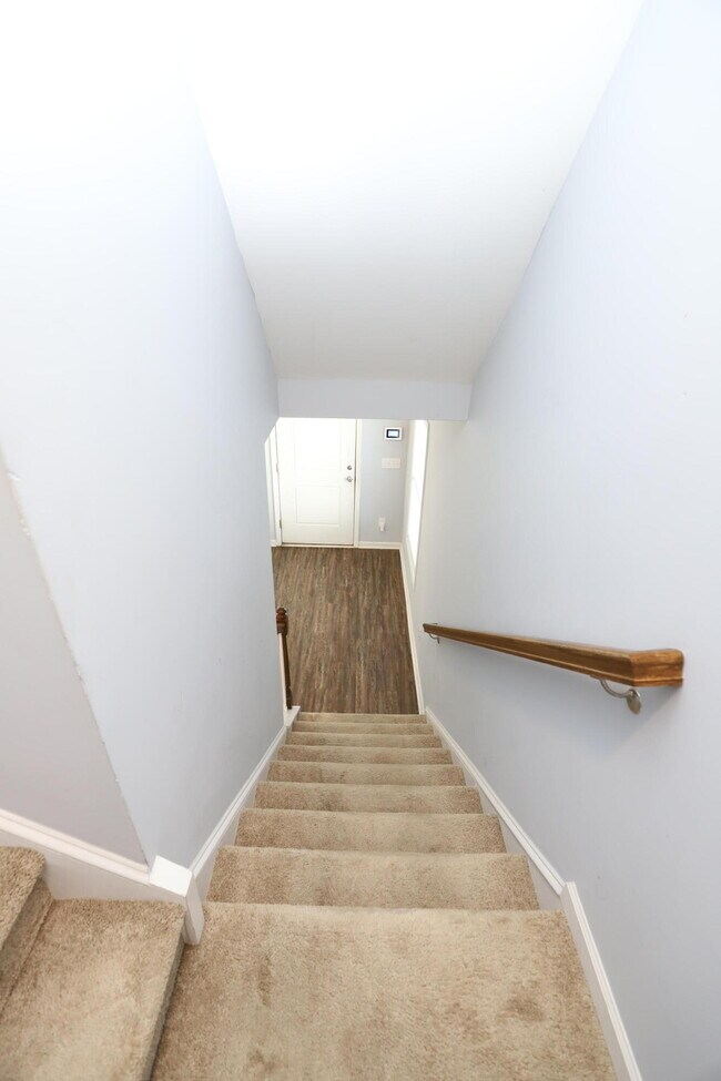 Building Photo - 1009 Providence Plantation Dr