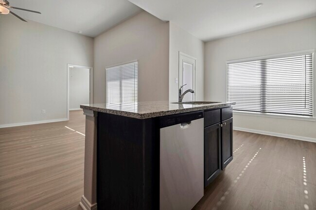 Building Photo - 417 Mustang Trot Dr