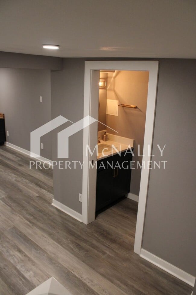 Building Photo - 5 Bedroom, 4 Bathroom Historic Tacoma Home