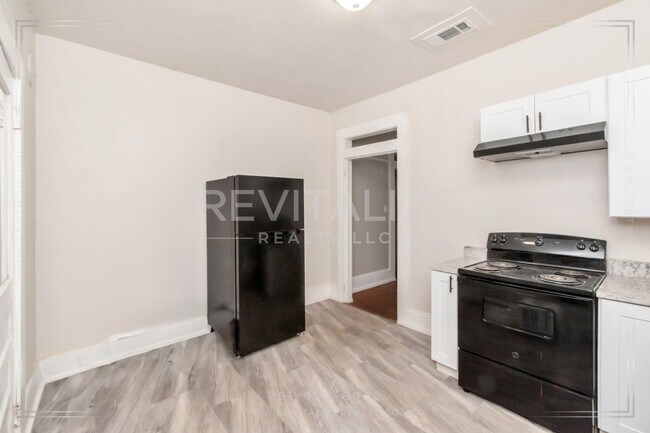 Building Photo - Charming 2-Bedroom Cottage in the Desirable New Saint Francis Community