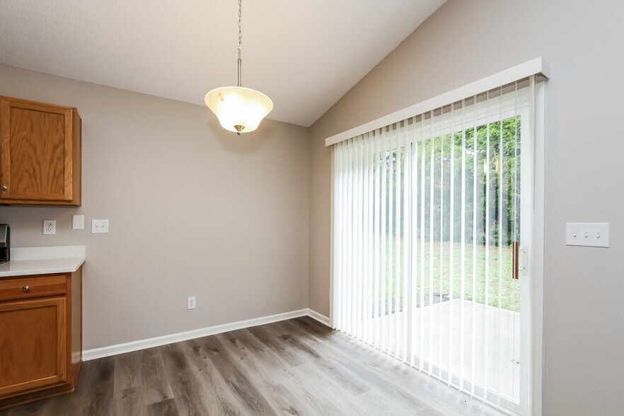 Building Photo - 128 Bosburg Dr