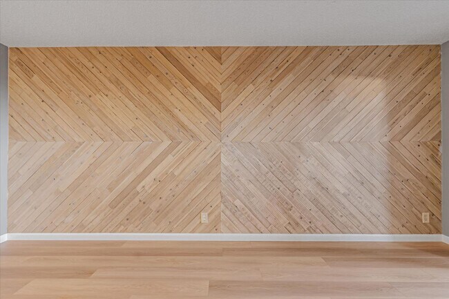 Building Photo - Stylish End-Unit Condo l Private Patio l Community Pool