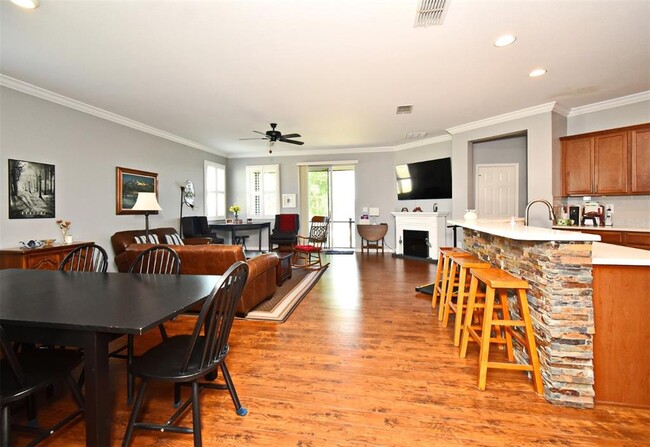 Building Photo - 11235 Wishing Well Ln