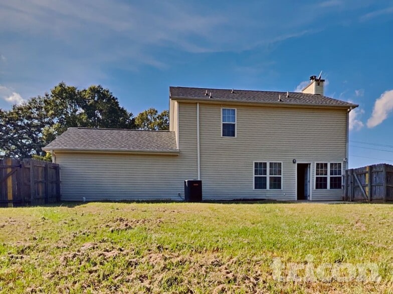 Building Photo - 4779 Beaver Rd SW
