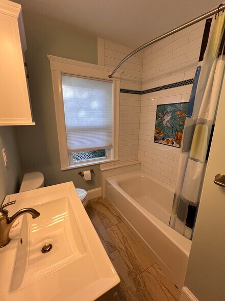 bathroom - 311 Waverley Ave