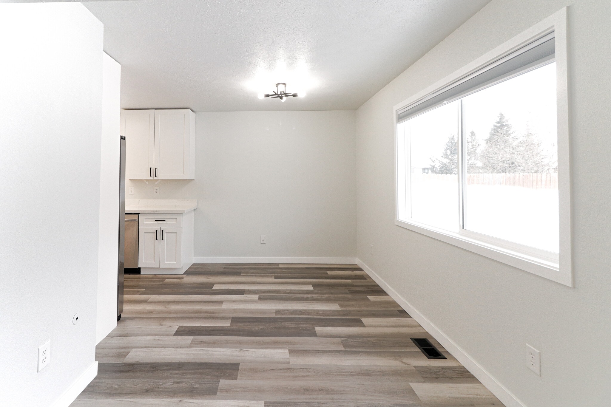 Building Photo - 8202 Mentra St