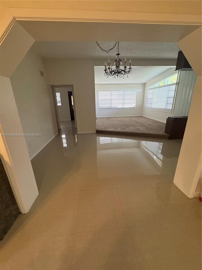 Building Photo - 850 NW 168th Terrace