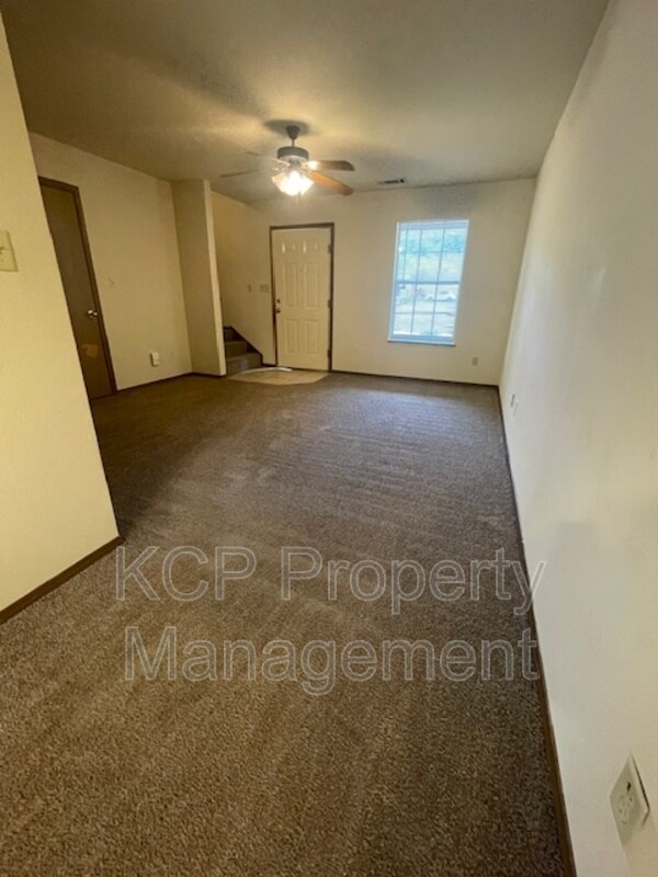 Building Photo - 3210 Phoenix Ave