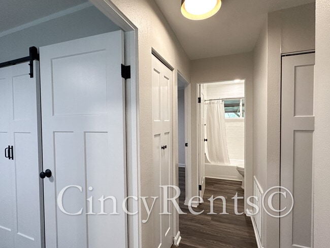 Building Photo - 988 Stratford Pl