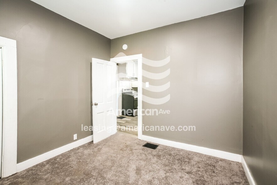 Building Photo - 2003 S Taylor St