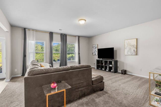 Building Photo - 1518 Valley Brook Dr SW