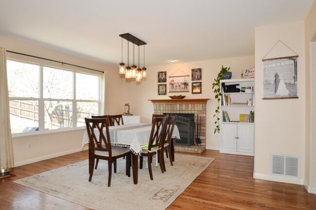 Building Photo - 7012 Hillock Dr