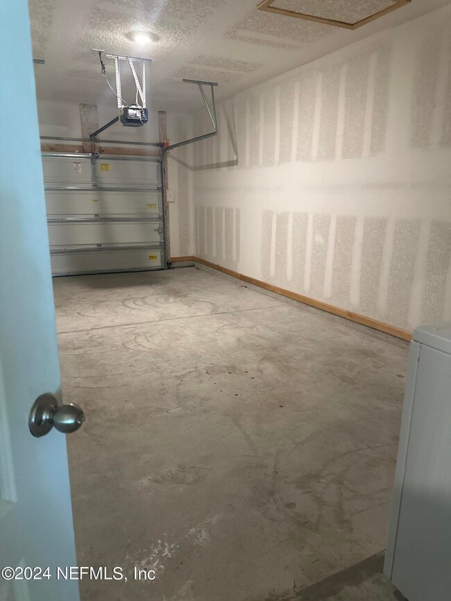 Building Photo - 7845 Echo Springs Rd