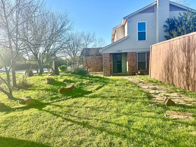 Building Photo - 11525 Webb Chapel Rd