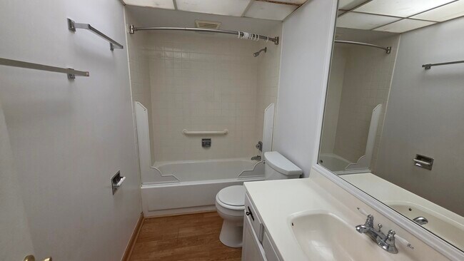 Building Photo - 475 Plum Creek Dr