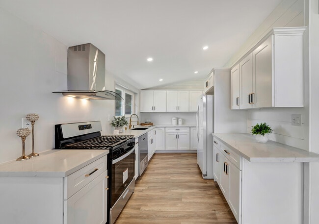 Building Photo - 20641 Archwood St