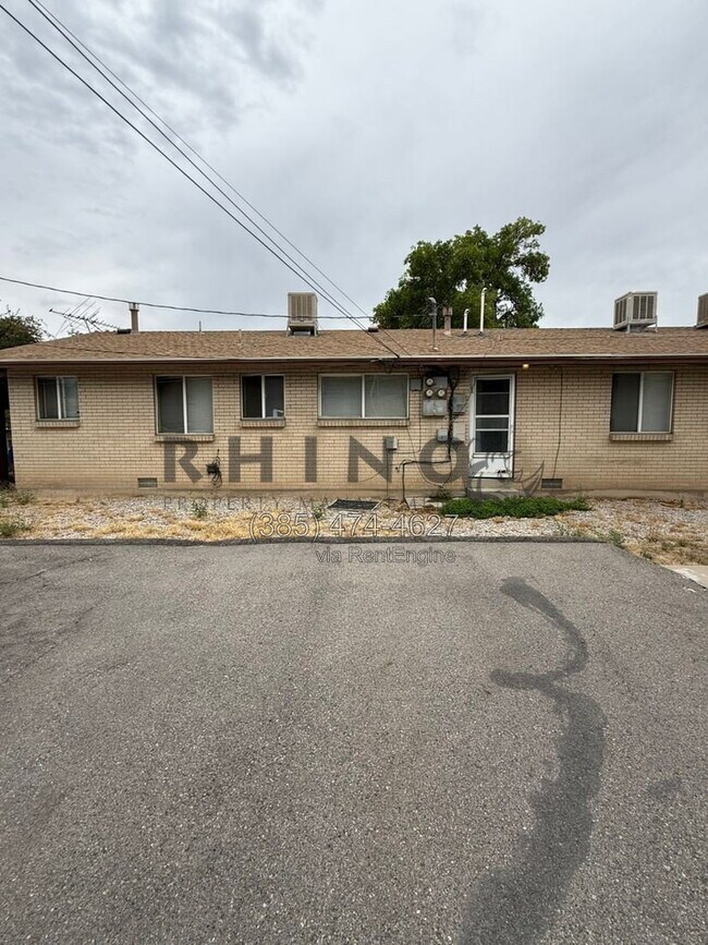 Building Photo - 3907 1040 E