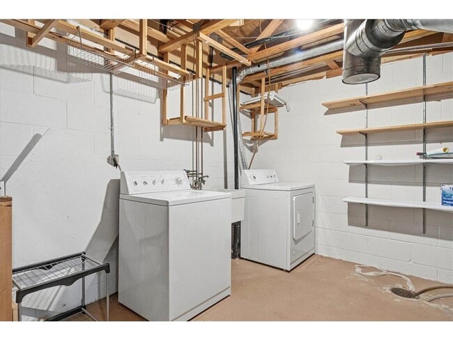 Building Photo - 9523 Hartford Cir