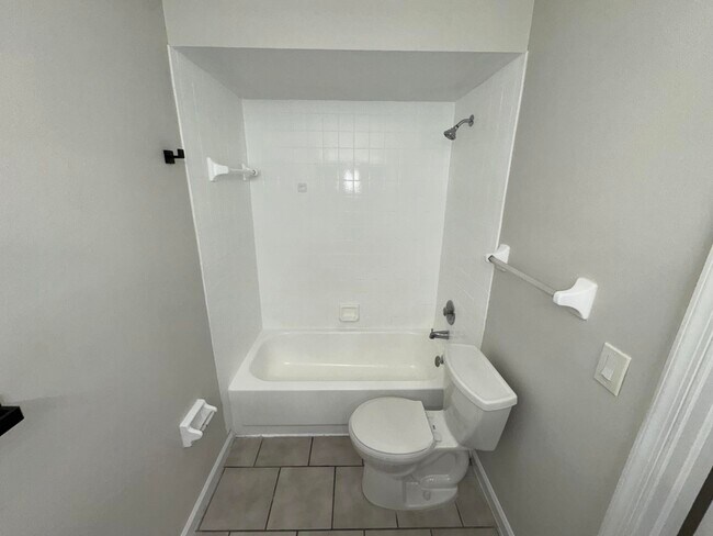 Building Photo - 4110 Maine St