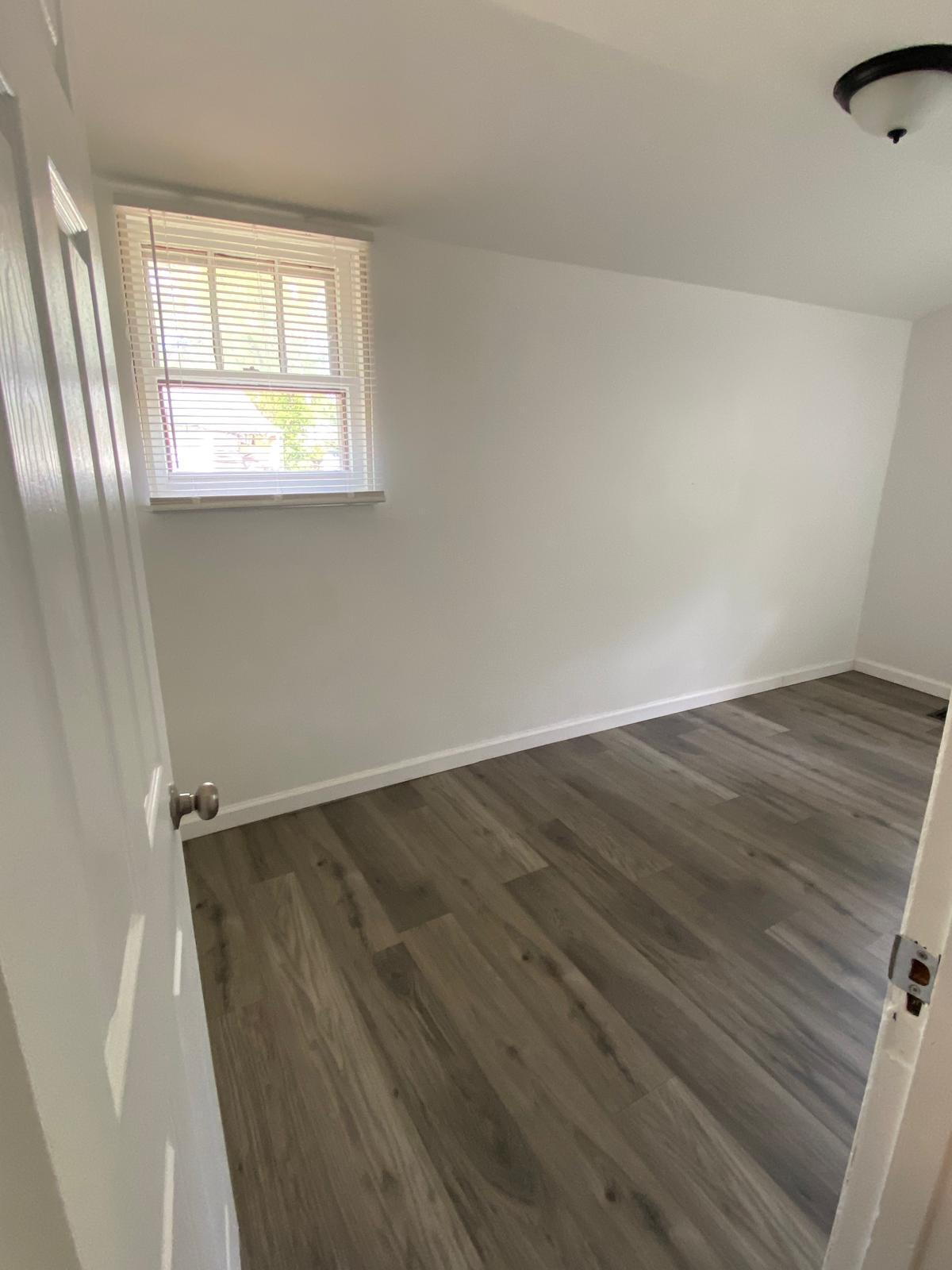 Building Photo - 9746 Diamond Dr