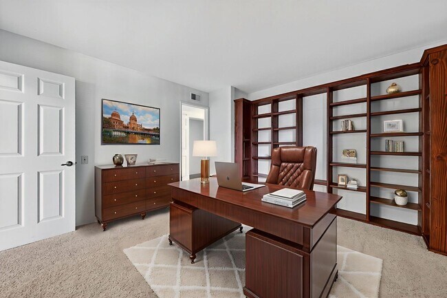 Building Photo - 5BR; 3BA Pool Home with Stunning Views in ...