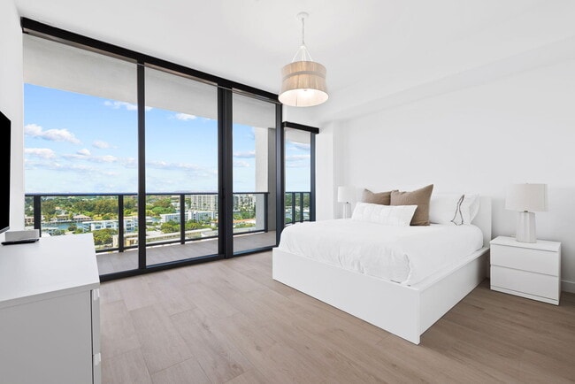 Building Photo - 900 N Ocean Blvd