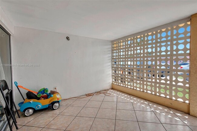 Building Photo - 6729 Camelia Dr