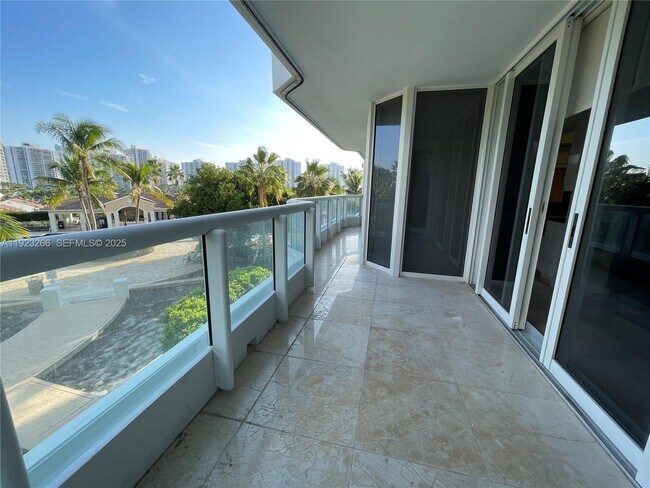 Building Photo - 21055 Yacht Club Dr