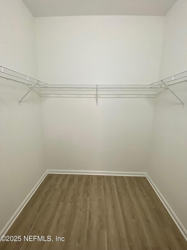 Building Photo - 7990 Baymeadows Rd