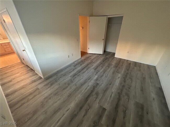 Building Photo - 5415 W Harmon Ave