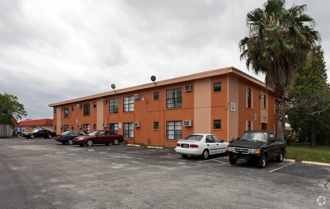 Primary Photo - Bel Kay North Apartments