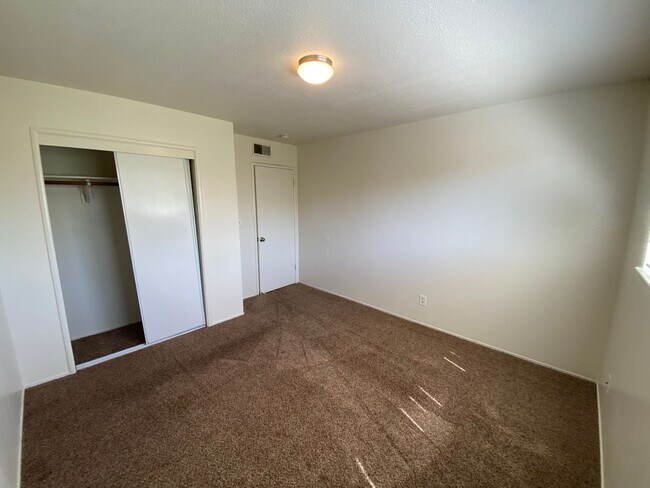 Building Photo - Tulare Home for Rent coming soon!