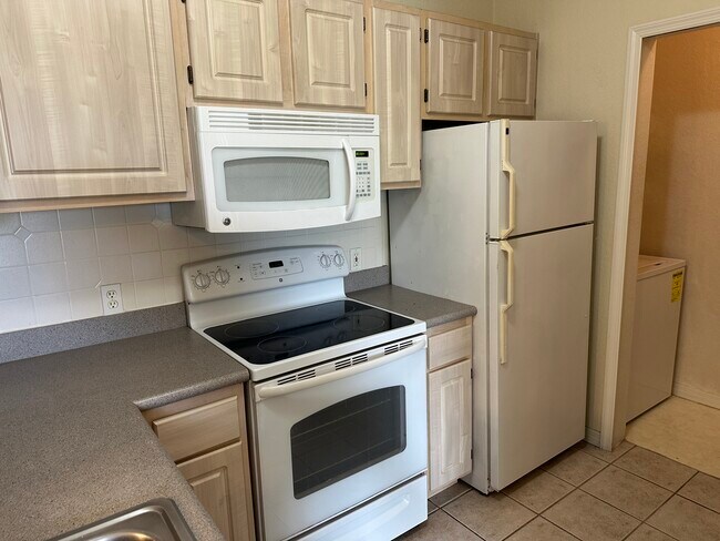 Building Photo - 5703 Legacy Crescent Pl