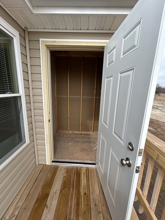 Building Photo - 714 Columbus St